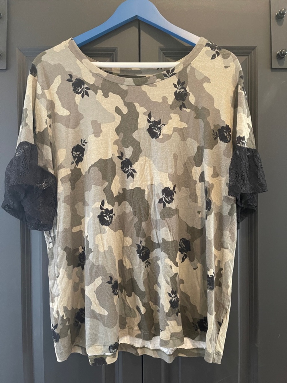 Love & Legend Beige Olive Camo Floral Lace Sleeve Tee